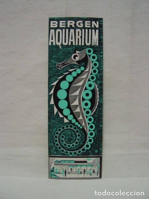 Brochures de tourisme: Bergen Aquarium. (Noruega) A&ntilde;os 80. Tr&iacute;ptico. Contiene peque&ntilde;o plano, textos y dibujos o ilustracion