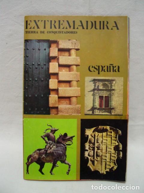 Travel Brochures: Extremadura. M&eacute;rida, C&aacute;ceres, Badajoz&hellip; A&ntilde;os 70. Ministerio de Informaci&oacute;n y Turismo. 16 p&aacute;ginas. Con