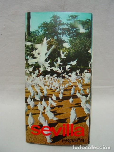 Travel Brochures: Sevilla. A&ntilde;os 70. Ministerio de Informaci&oacute;n y Turismo. 24 p&aacute;ginas. Contiene 1 plano, 1 mapa-ilustrac