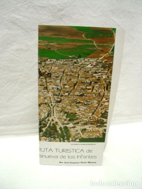 Travel Brochures: Villanueva de los Infantes. A&ntilde;os 90? Ruta tur&iacute;stica. Gu&iacute;a 32 p&aacute;ginas. Contiene 1 plano 21 X 21 Cm;