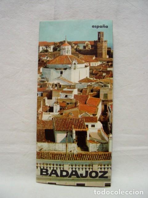 Brochures de tourisme: Badajoz. A&ntilde;os 60. Subsecretaria de Turismo. Gu&iacute;a folleto desplegable, contiene 1 mapa y 1 plano, tex