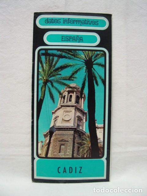 Brochures de tourisme: C&aacute;diz. A&ntilde;os 70. Ministerio de informaci&oacute;n y turismo. Gu&iacute;a 24 p&aacute;ginas. Contiene 1 plano desplegable 3