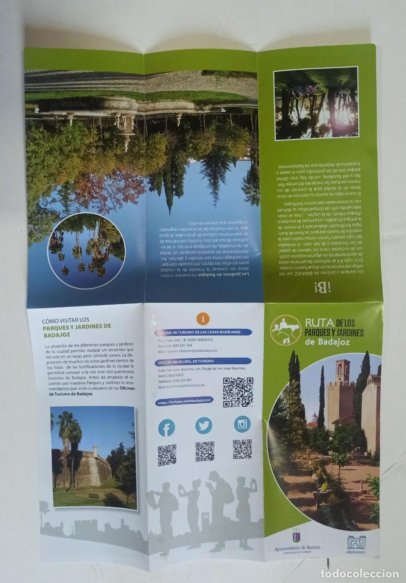 Travel Brochures: Folleto publicitario Ayuntamiento de Badajoz. Ruta de los parques y jardines.