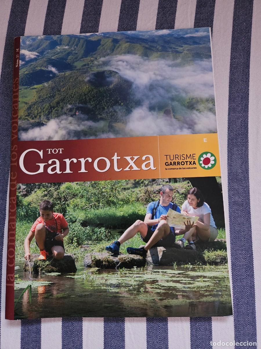 Folletos de turismo: Tot Garrotxa, La Comarca De Los Volcanes, Turisme Garrotxa N&ordm; 21 - En Castellano. 2016.