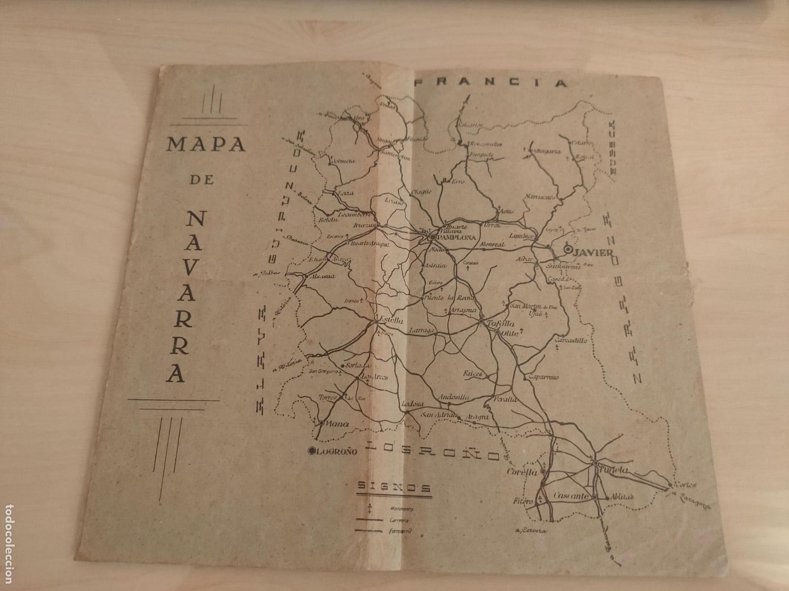 Folhetos de turismo: D&iacute;ptico Mapa de Navarra y Pamplona. Exposici&oacute;n misional 1941. abierto 40 x 19 cms