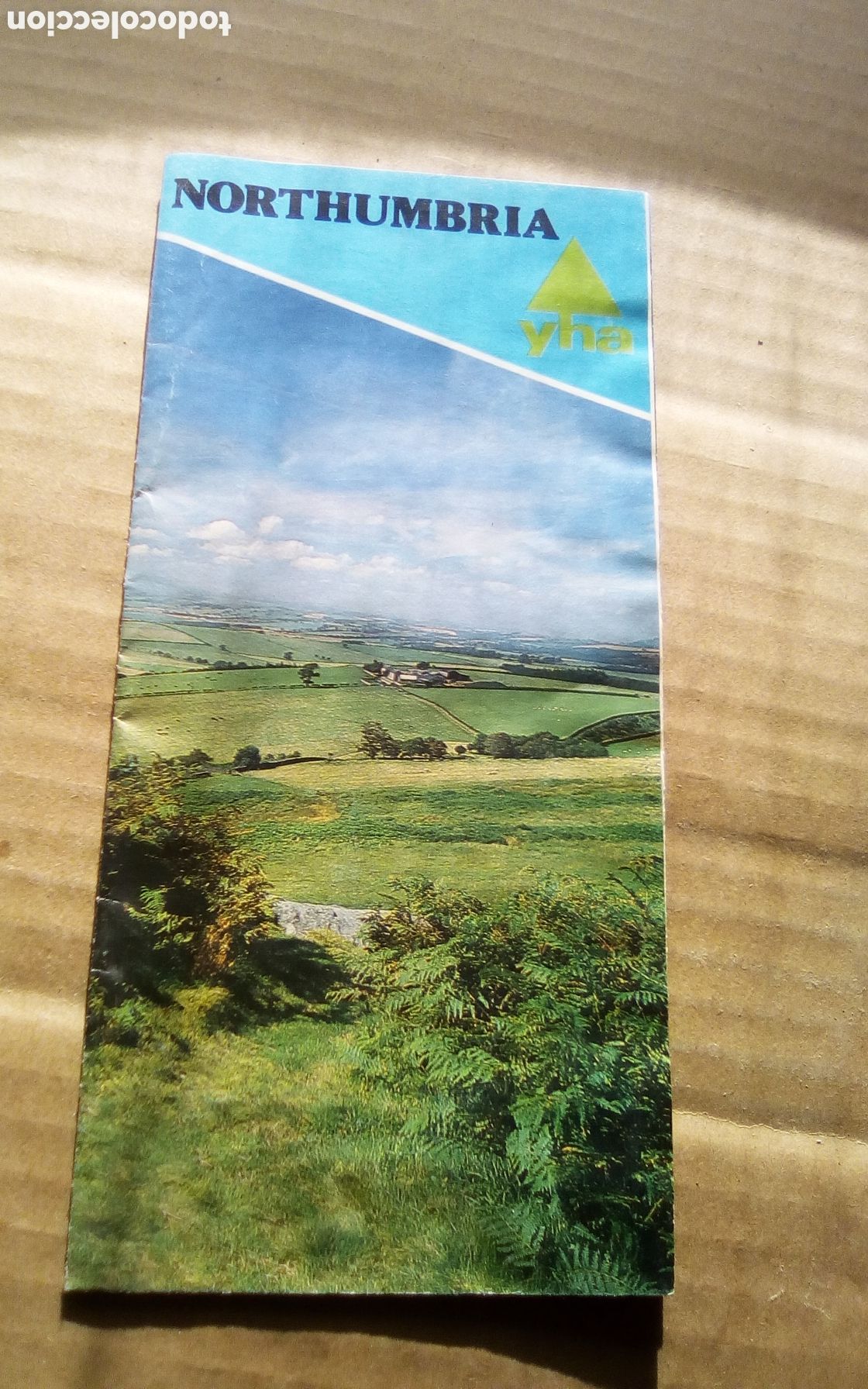 Travel Brochures: Folleto tur&iacute;stico. Northumbria. England. Yha, 1988.