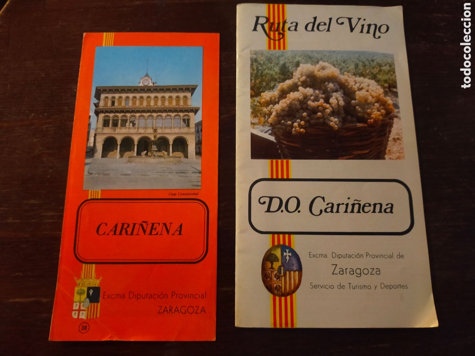Brochures de tourisme: 2 viejos folletos de turismo cari&ntilde;ena Zaragoza vino