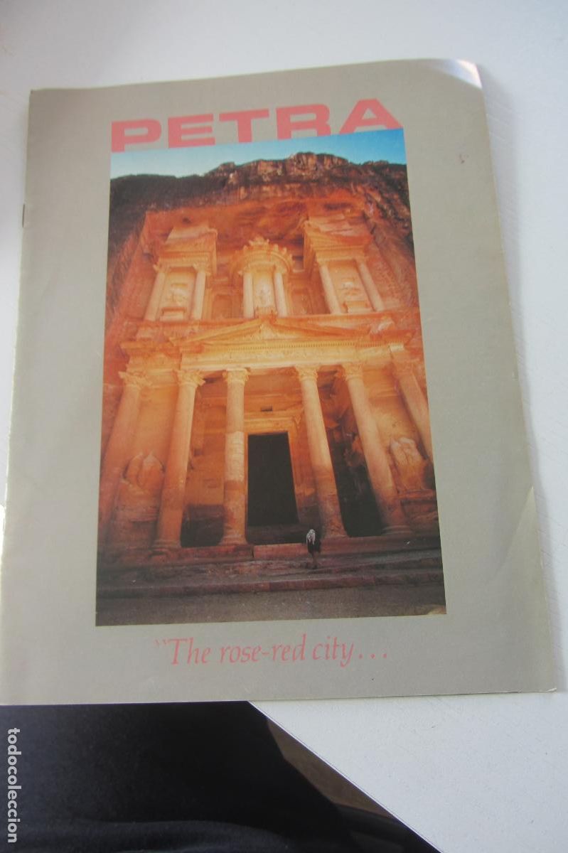 Folletos de turismo: FOLLETO PETRA THE ROSE-RED CITY CON UN BOCETO ARTISTA DESCONOCIDO, RECUERDA A SIMONSON. arx347