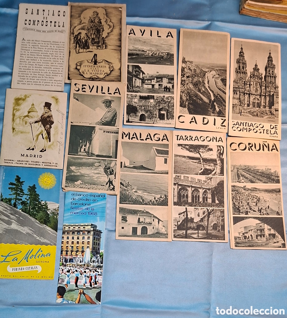 Folletos de turismo: Conjunto de folletos antiguos de diversas ciudades y lugares de Espa&ntilde;a.