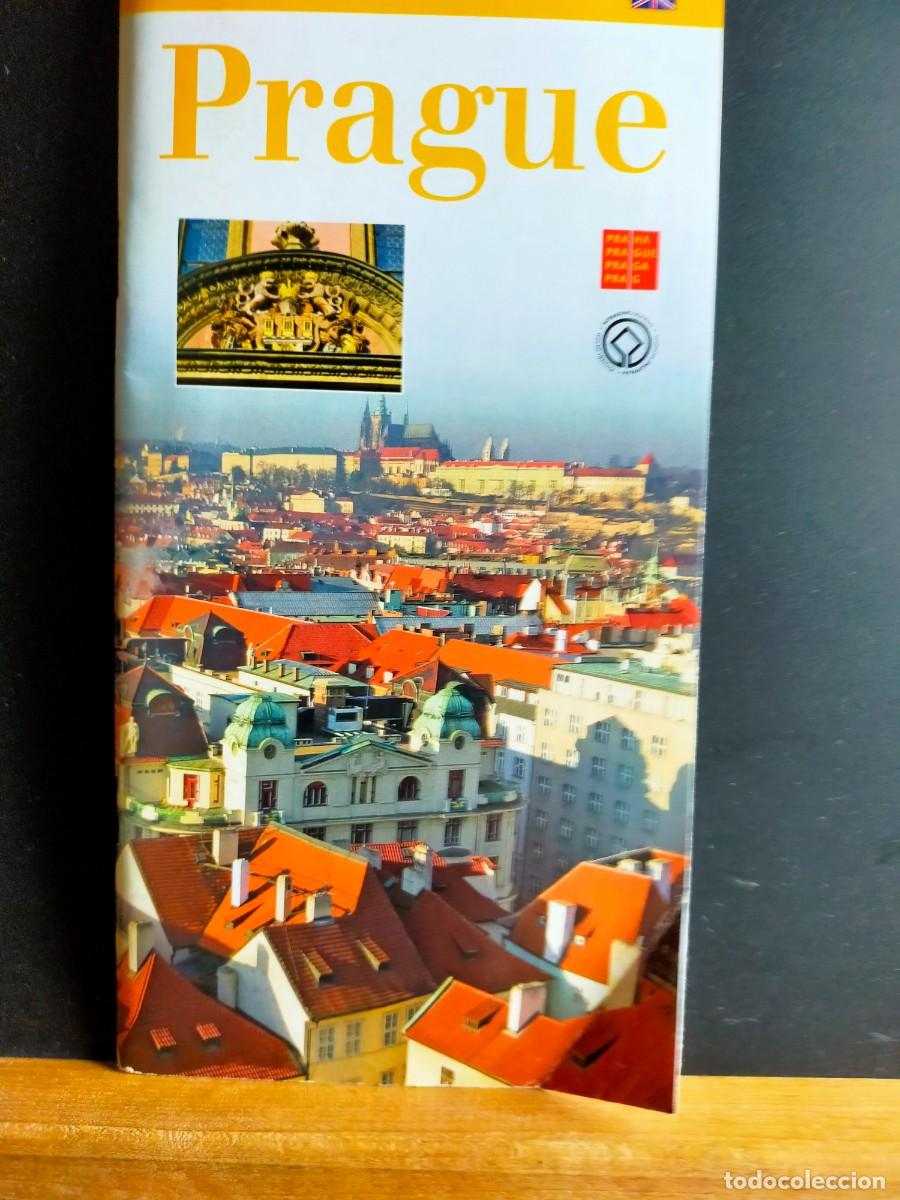 Folletos de turismo: PRAGUE. HISTORICAL MONUMENTS AND CULTURE. 2011