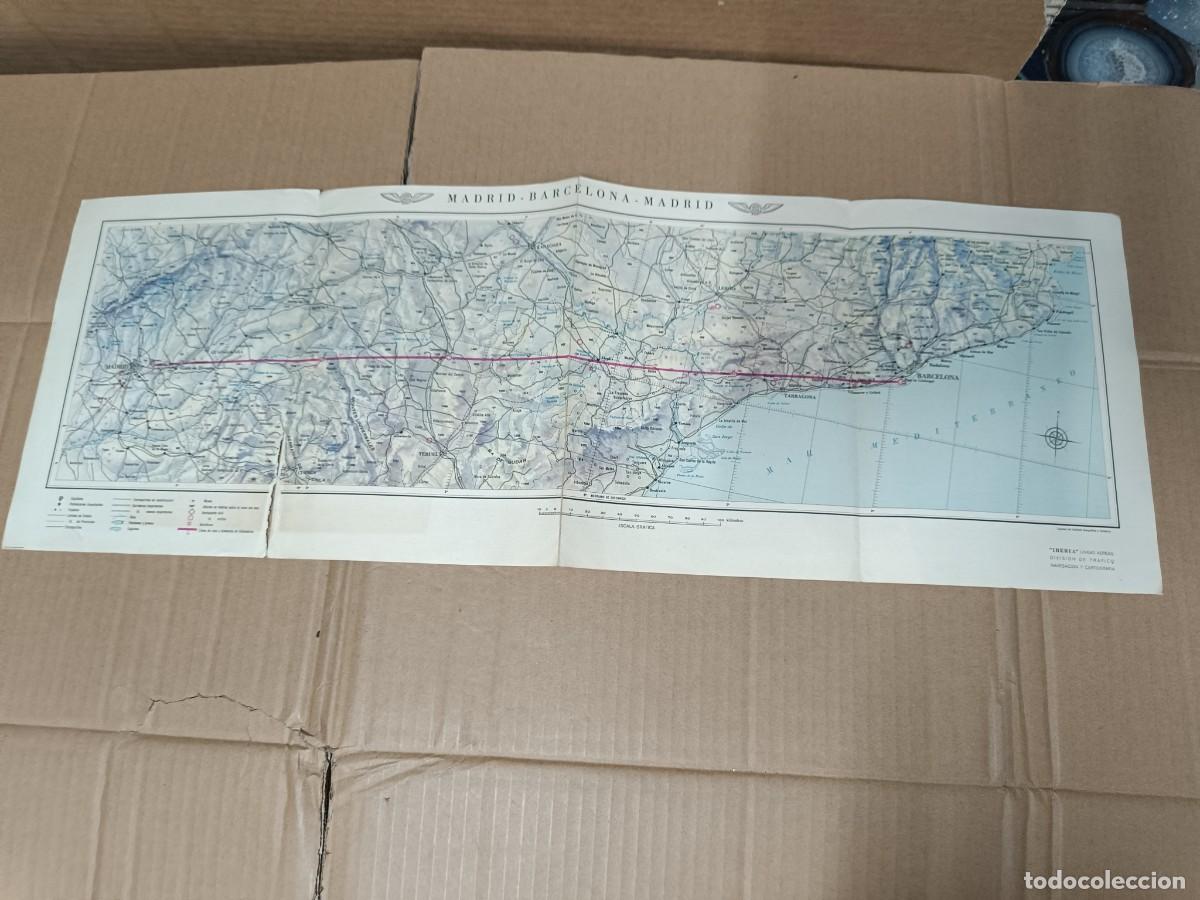 Folletos de turismo: ANTIGUO FOLLETO Y MAPA DE ESPA&Ntilde;A, TRAYECTO MADRID - BARCELONA, AEROLINEA IBERIA, AVION -P25