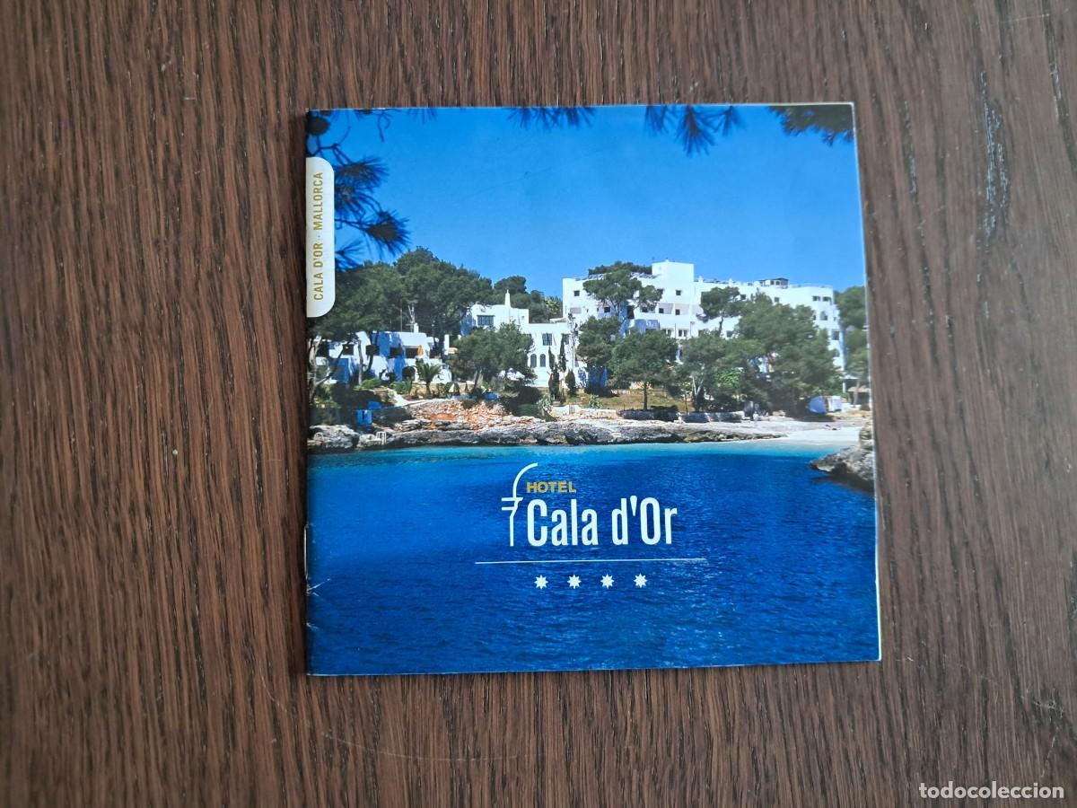 Folletos de turismo: librito, revista de publicidad, hotel Cala D'Or, Cala D'Or, Mallorca.