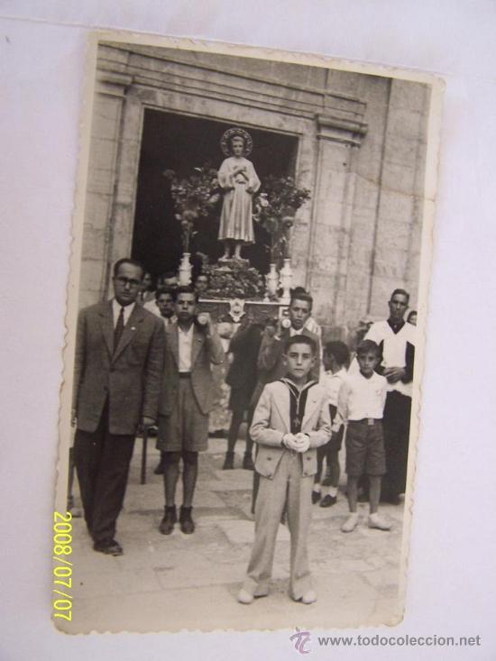 Photographie ancienne: ANTIGUA FOTO DE PASO LLEVADO POR NI&Ntilde;OS-30/05/1943- (13.5 X 8.5 CM)