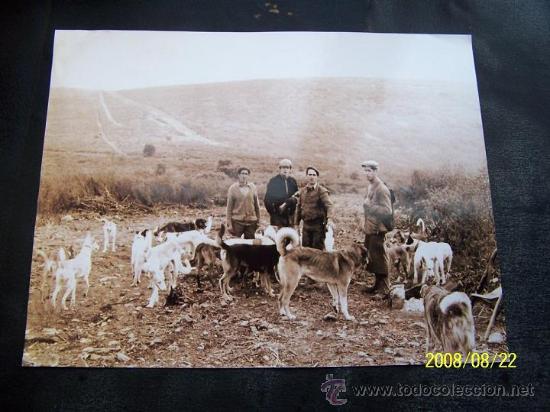 Fotografia antiga: FOTOGRAF&Iacute;A ( COPIA ) DE CAZADORES - MEDIDAS: 23 X 29 CM.