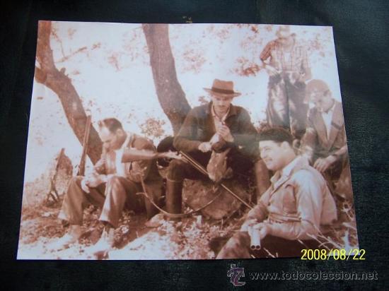 Fotografia antiga: FOTOGRAF&Iacute;A ( COPIA ) DE CAZADORES - MEDIDAS: 23 X 29 CM.