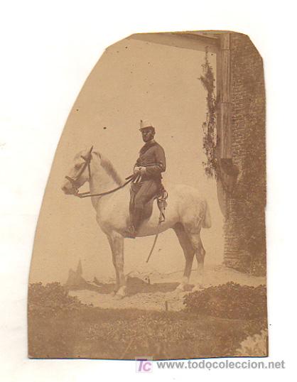 Fotografia antica: FOTOGRAF&Iacute;A ANTIGUA, RETRATO DE UN MILITAR DE CABALLER&Iacute;A, CON SU CABALLO.