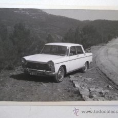 Fotografía antigua: FOTO DE SEAT 1400 (REIMPRESION DE FOTO DE AÑOS 70, 8X11,5CM APROX)