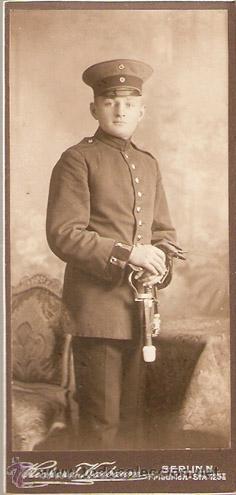 Antique Photography: BERLIN Soldado. Fotografia a&ntilde;os 20 sobre cart&oacute;n. Richard Kasbaum. 8 x 17 cms.-Vell i Bell