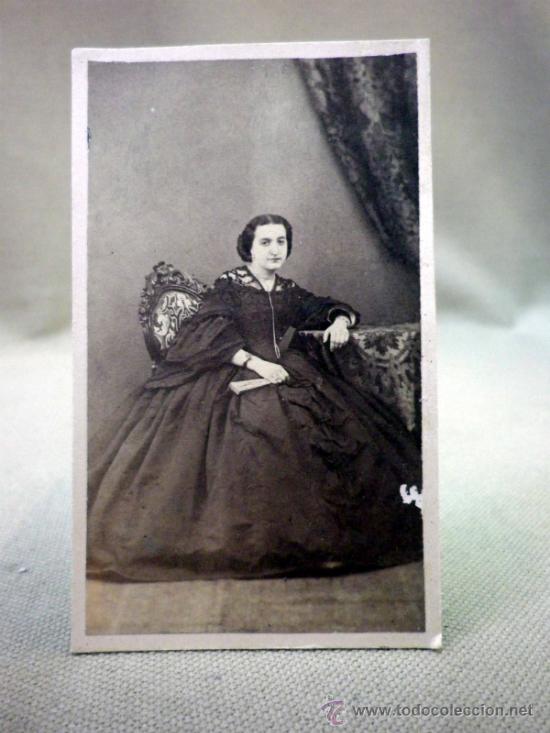 Fotografia antiga: FOTOGRAFIA CDV, ALBUMINA, ESTUDIO, SIGLO XIX, MUJER, CARTE DE VISITE, 10 X 6 CM
