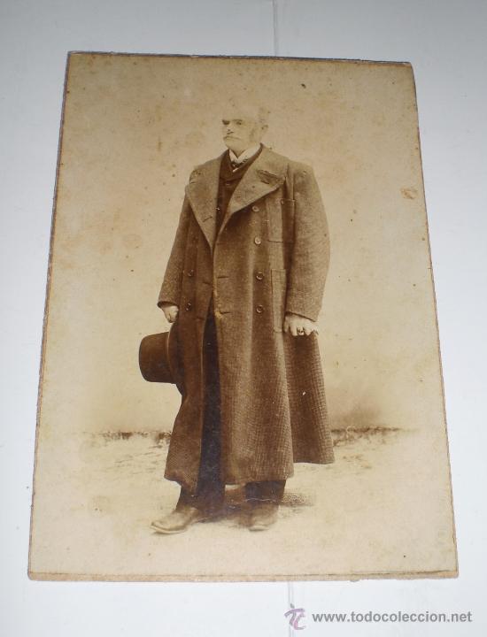 Antique Photography: Antigua fotograf&iacute;a finales del Siglo XIX. Alb&uacute;mina. Personaje vestido de &eacute;poca.