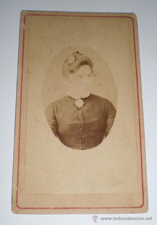 Antique Photography: Antigua fotograf&iacute;a. Siglo XIX. Alb&uacute;mina. Mujer vestida de &eacute;poca.