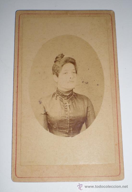 Antique Photography: Antigua fotograf&iacute;a. Siglo XIX. Alb&uacute;mina. Mujer vestida de &eacute;poca.