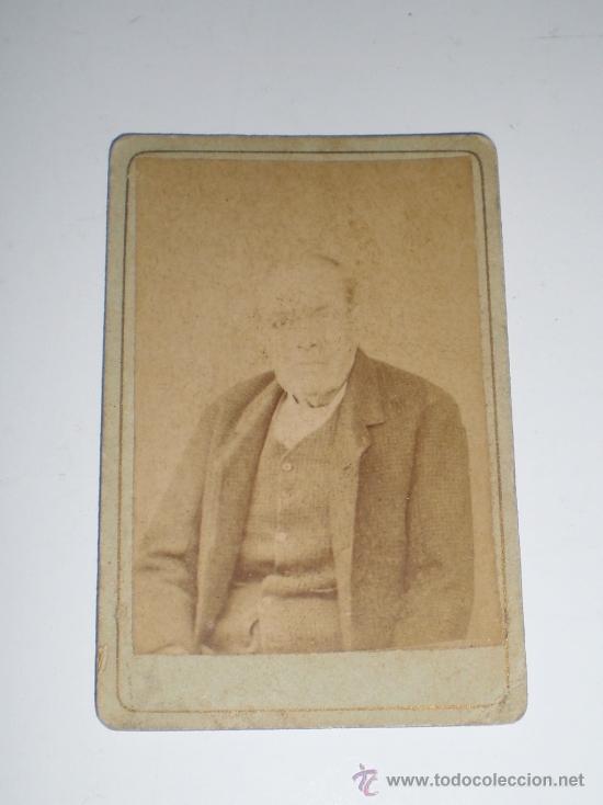 Fotografia antica: Antigua fotograf&iacute;a. Siglo XIX. Alb&uacute;mina. Hombre vestido de &eacute;poca.