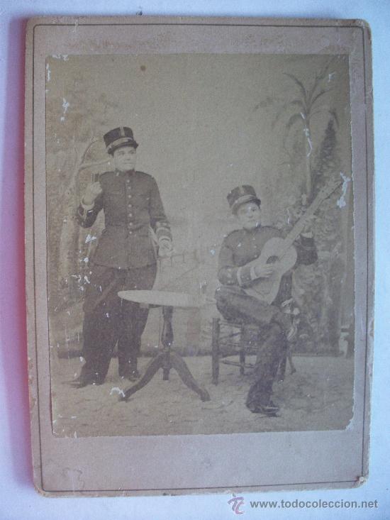 Fotograf&iacute;a antigua: CAPITANES CON TERESIANA , TOCANDO GUITARRA Y VASO VINo, XIX. ALCA&Ntilde;IS HERMANOS.PUERTO S&ordf; MARIA .