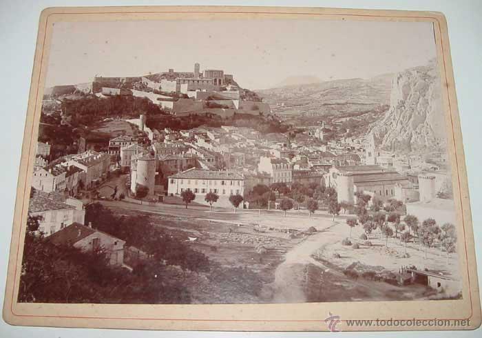 Fotografia antica: ANTIGUA FOTOGRAFIA ALBUMINA DE UNA LOCALIDAD AL PARECER ESPA&Ntilde;OLA O ITALIANA. - MIDE 25 X 19 CMS. INC