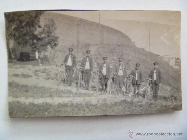 Fotografia antiga: FOTO MILITAR: COMPA&Ntilde;IA DE CICLISTAS DE LA CRUZ ROJA. EPOCA ALFONSO XIII