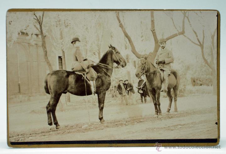 Antique Photography: Fotograf&iacute;a alb&uacute;mina pareja a caballo trajes caza PP s XX