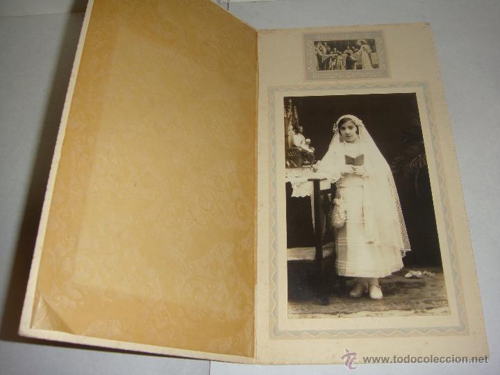 Fotografia antica: Antigua Fotograf&iacute;a. Recuerdo 1&ordf; Comuni&oacute;n. Segundo y Rosita - Cadiz. A&ntilde;os 20 (21,5 cm x 11,5 cm)