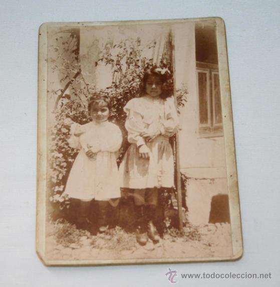 Fotograf&iacute;a antigua: BONITA FOTOGRAFIA ANTIGUA SIGLO XIX - DOS NI&Ntilde;AS, UNA CON MU&Ntilde;ECA