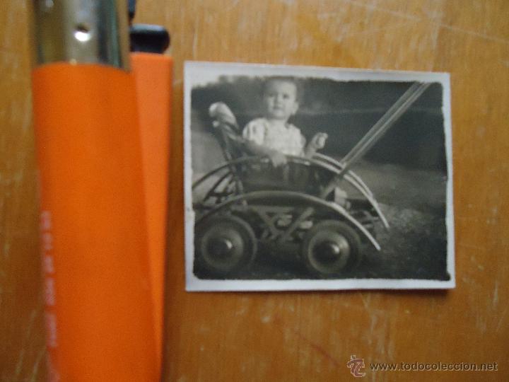 Photographie ancienne: ANTIGUA FOTOGRAFIA NI&Ntilde;O PEQUE&Ntilde;O CON COCHECITO DE JUGUETE