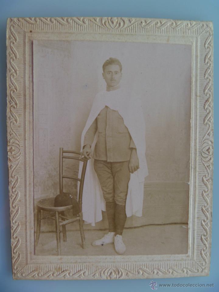 Antique Photography: GUERRA AFRICA : FOTO DE ESTUDIO DE MILITAR DE REGULARES CON TARBUSH, CAPA Y VENDAS EN PANTORRILLAS