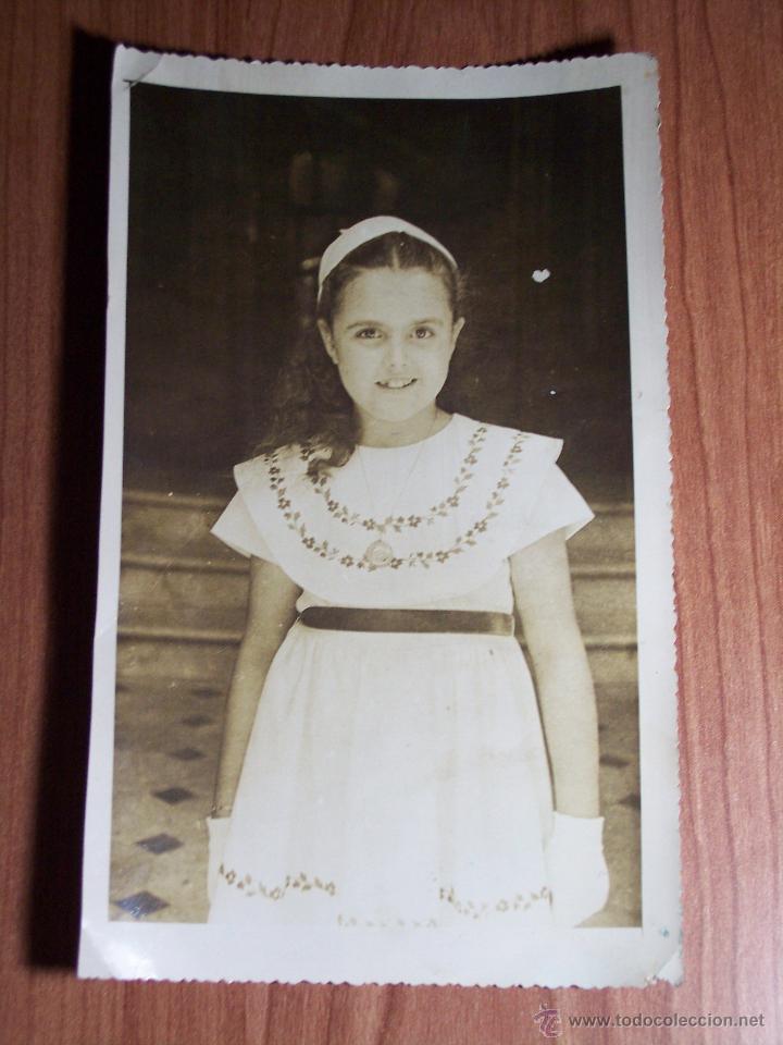 Fotografia antica: FOTO GRANDE DE UNA NI&Ntilde;A (11x18) TIENE 3 CANTOS TROQUELADOS Y UNO LISO