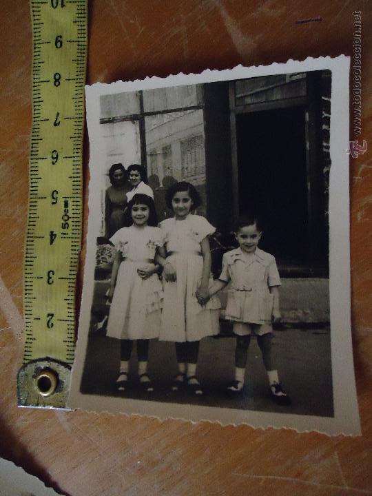 Photographie ancienne: antigua fotografia albunica ni&ntilde;os posando cadiz sello reportajes barman grupo espa&ntilde;a cadiz