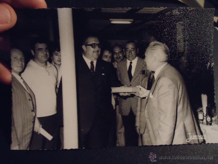 Antique Photography: fotografia cadiz fotos referencia juman - alcalde jeronimo almagro entregando un libro