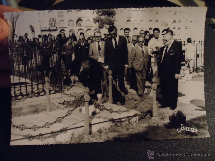 Fotografia antica: fotografia cadiz fotos referencia juman - alcalde jeronimo almagro visita al cementerio de la ciudad