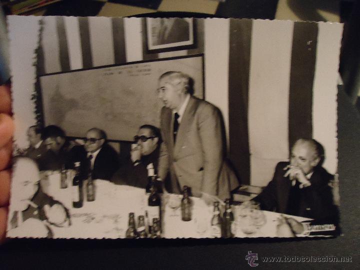 Fotografia antica: fotografia cadiz referencia fotos juman - alcalde jeronomo almagro reunion caseta municipal marzo 77