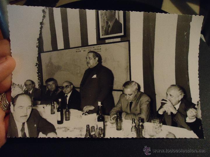 Photographie ancienne: fotografia cadiz referencia fotos juman - alcalde jeronomo almagro reunion caseta municipal marzo 77