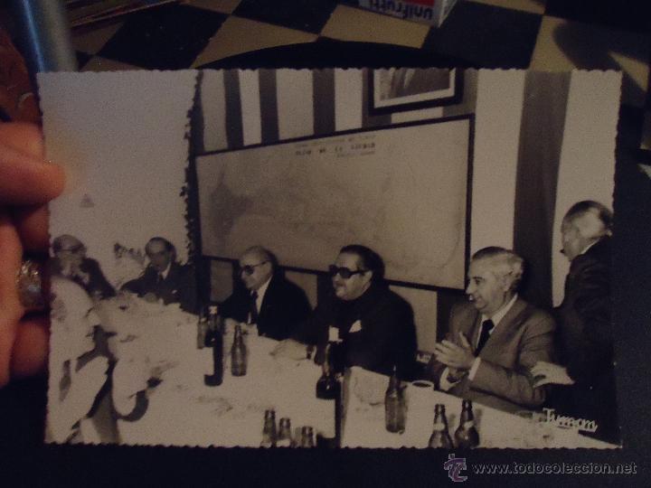 Fotografia antica: fotografia cadiz referencia fotos juman - alcalde jeronomo almagro reunion caseta municipal marzo 77