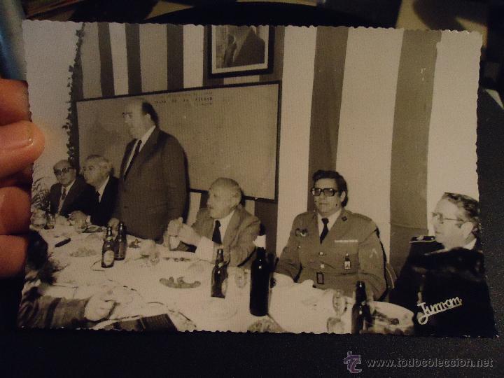 Fotografia antica: fotografia cadiz referencia fotos juman - alcalde jeronomo almagro reunion caseta municipal marzo 77
