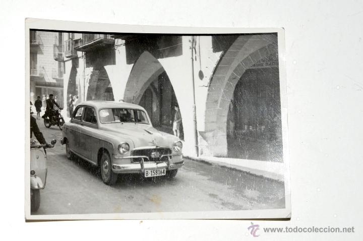 Fotograf&iacute;a antigua: FOTOGRAFIA COCHE ANTIGUO EN CALLE DE TARREGA