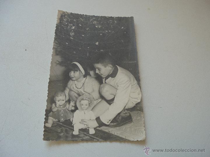 Fotografia antiga: ANTIGUA FOTO: NI&Ntilde;OS CON MU&Ntilde;ECOS-13.5 X 8.5.- S/F-E. CORRAL-