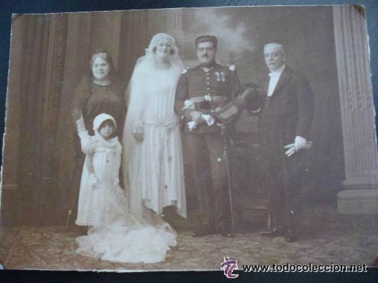 Fotograf&iacute;a antigua: FOTO ESTUDIO BODA ALFEREZ INFANTERIA CON ROS, GOLA , MEDALLAS Y SABLE .PRIMEROS DE SIGLO XX