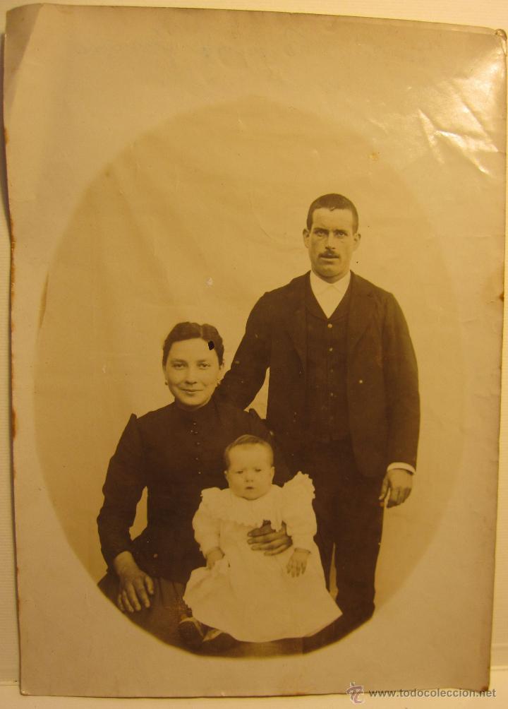 Antique Photography: 3 FOTOGRAFIAS FAMILIA TARASC&Oacute;. JUAN TARASCO Y RIERA PICADOR DE CARTONES TEXTILES JACQUARD 18X12.50CM