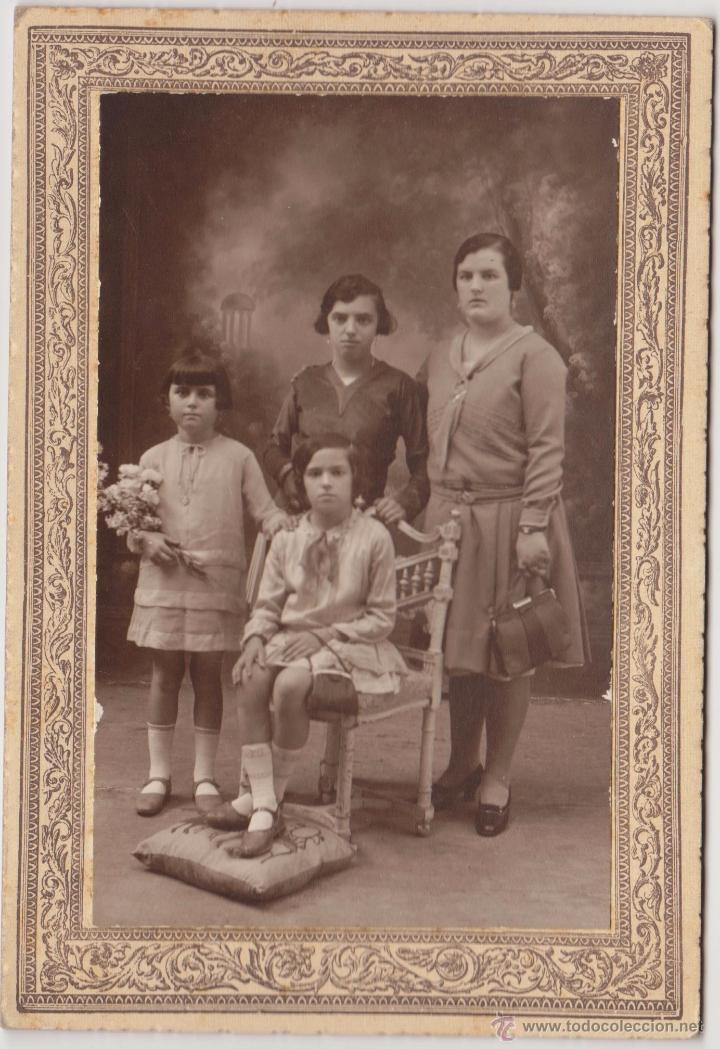 Antique Photography: FOTOGRAFIA DE UNA FAMILIA (FOTO FOTOGRAFO J.ROSSET, MATARO)