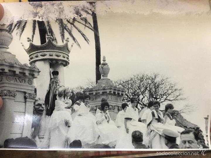 Fotograf&iacute;a antigua: ANTIGUA FOTO DE LA CABALGATA DEL CARNAVAL DE CADIZ - MEDIDA 12X18CM