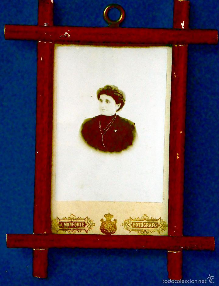Antique Photography: Fotograf&iacute;a alb&uacute;mina busto dama fot&oacute;grafo J Monforte Finales S XIX con marco original